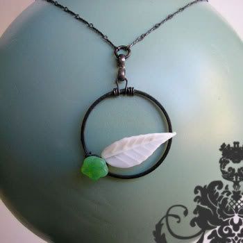 green flower &amp; leaf necklace