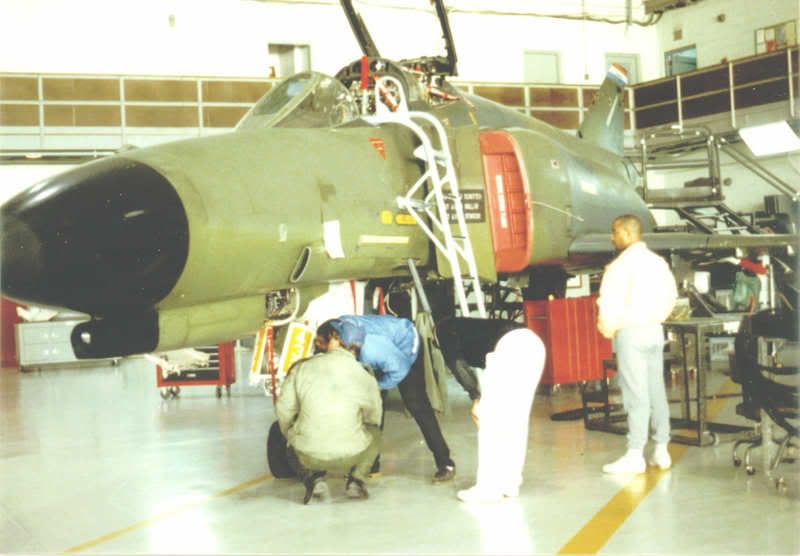 F-4E-1.jpg