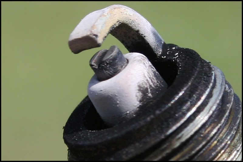 What is the white stuff on this spark plug? Don Terrill’s SpeedTalk