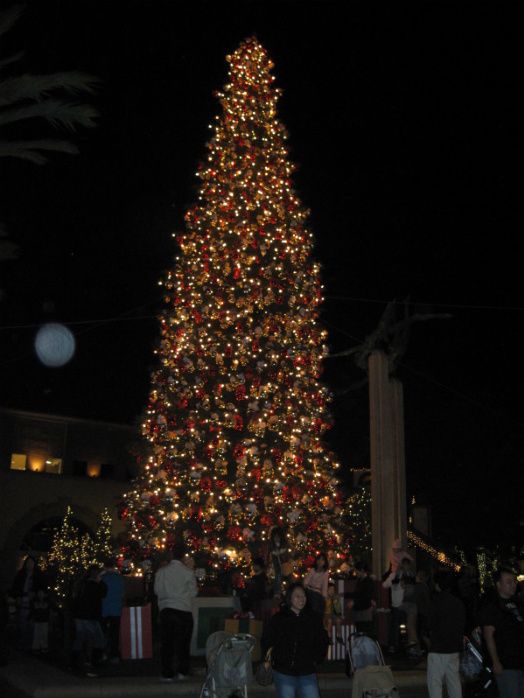 [Fashion Island Christmas Tree]