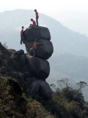 gӥ