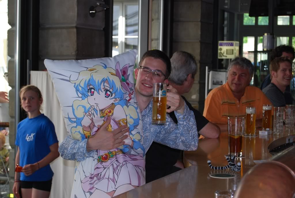 Meronpaninactionw_102.jpg