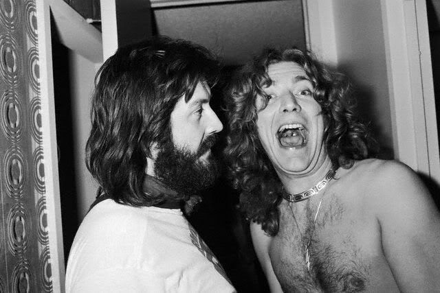 zep_77_backstage2.jpg